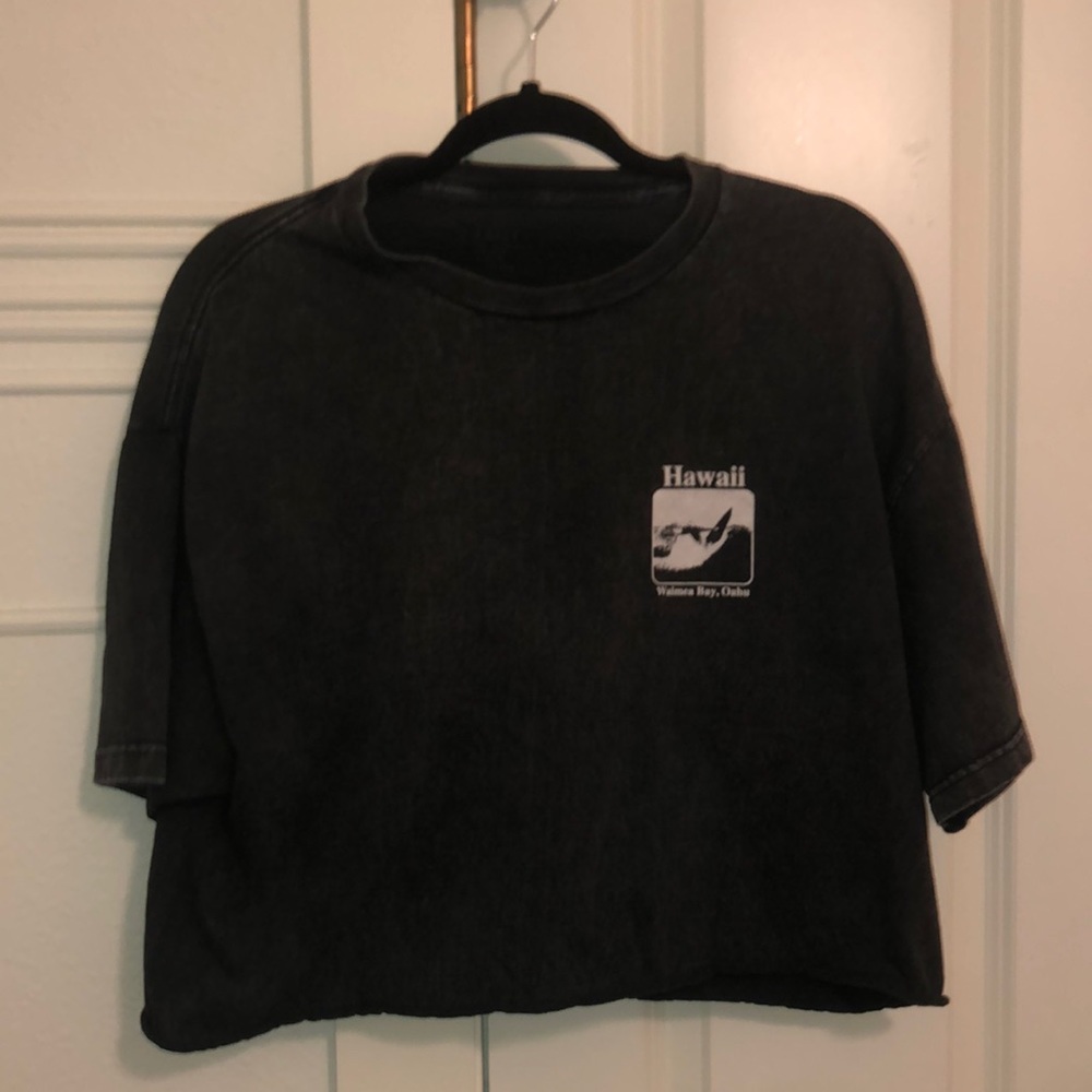 Graphic cropped black shirt from PacSun. One size.